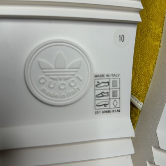 GUCCI NWT YELLOW WHITE MEN’S ADIDAS SLIDES SANDALS SIZE 10 MADE IN ITALY - Picture 8 of 9